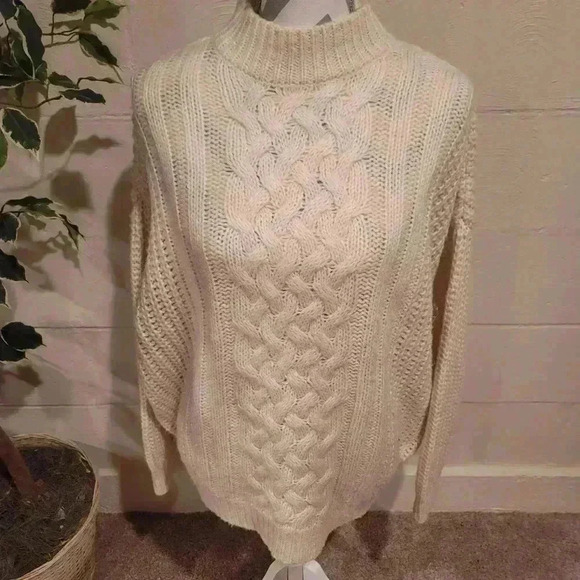 Forever 21 Cream Cable Knit Sweater Oversized Size Large. - Picture 1 of 7